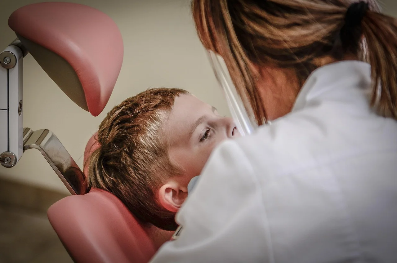 Protetyka w Lubinie: jak DIAMANTE CLINICA przywraca pewny uśmiech